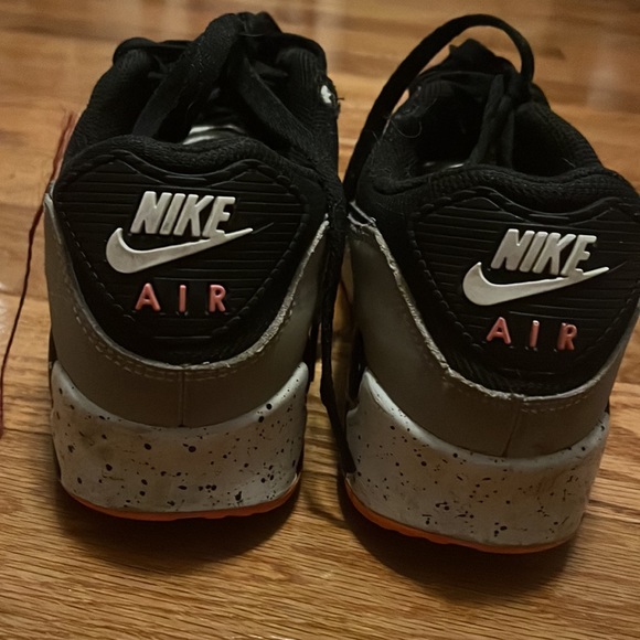 NIKE AIR MAX 90 WHITE/BLCK-TURF ORANGE [DC9845 100] US MEN SZ 8 - Picture 5 of 8